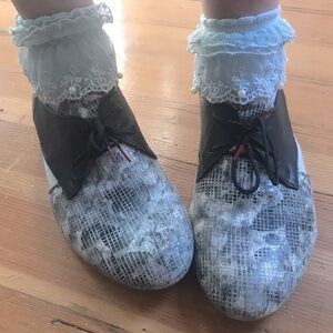 Snakeskin Side Cutout Oxfords by Think! EU size 39/US 8